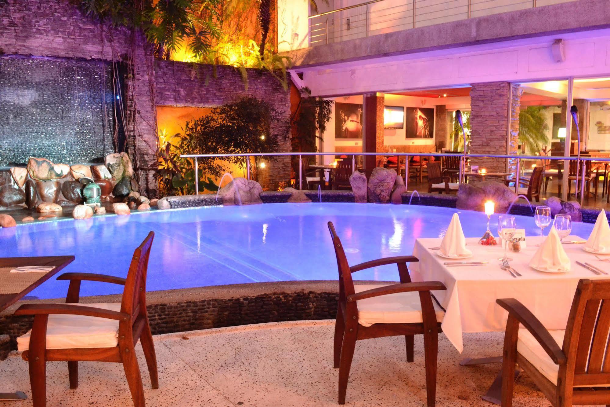 Hotel Rio Malecon Puerto Vallarta Buitenkant foto